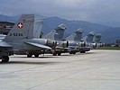 F/A-18 der Swiss Air Force und französische Mirage 2000. (Bild öffnet sich in einem neuen Fenster)
