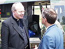 Begrüßung von Kardinal Dr. Schönborn durch den österr. Botschafter. (Bild öffnet sich in einem neuen Fenster)