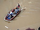 Boote sind z.B. in Winkl die letzte Rettung vor dem Hochwasser. (Bild öffnet sich in einem neuen Fenster)