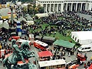 26.10.2001
Rund 350.000 gezählte Besucher auf dem Wiener Heldenplatz. (Bild öffnet sich in einem neuen Fenster)