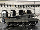 Kampfpanzer Leopard vor dem Burgtor. (Bild öffnet sich in einem neuen Fenster)