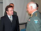 Generalmajor Prof. Culik ist der österreichische Kontingentskommandant. (Bild öffnet sich in einem neuen Fenster)