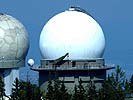 Ortsfeste Radarstation Kolomansberg und Long Range Radar. (Bild öffnet sich in einem neuen Fenster)