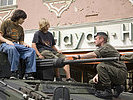 Soldaten präsentieren ihre Fahrzeuge: den Schützenpanzer "Ulan"... (Bild öffnet sich in einem neuen Fenster)