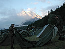 Die Soldaten brachen inzwischen ihre Zelte ab. (Bild öffnet sich in einem neuen Fenster)