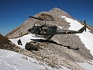 Eine Hubschrauber-Landung im Gebirge ist Feinarbeit. (Bild öffnet sich in einem neuen Fenster)