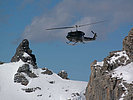 Die Alpin-Soldaten werden oft von Hubschraubern unterstützt. (Bild öffnet sich in einem neuen Fenster)