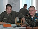 Hauptmann Ömer mit seinem ukrainischen Mitarbeiter. (Bild öffnet sich in einem neuen Fenster)