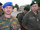 Stabswachtmeister Ungerböck mit einem belgischen Kameraden. (Bild öffnet sich in einem neuen Fenster)