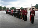 Die Ehrenformation der albanischen Armee. (Bild öffnet sich in einem neuen Fenster)