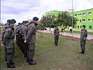 Im Vordergrund die Soldaten des BRG, in grün die Mannschaftsunterkünfte. (Bild öffnet sich in einem neuen Fenster)