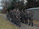 Die Kameraden des Infanteriezuges aus Slowenien ... (Bild öffnet sich in einem neuen Fenster)