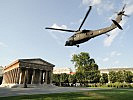 Der S-70 "Black Hawk" landet in Wien. (Bild öffnet sich in einem neuen Fenster)