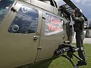 In der Frundsberg-Kaserne warten OH-58 Hubschrauber auf ihren Einsatz. (Bild öffnet sich in einem neuen Fenster)