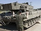 Auch Kettenfahrzeuge wie dieser "Leopard 2" nehmen an der Übung teil. (Bild öffnet sich in einem neuen Fenster)