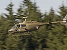 OH-58 "Kiowa" sorgen für Feueruntestützung aus der Luft. (Bild öffnet sich in einem neuen Fenster)