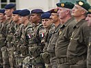 Französische und österreichische Soldaten. (Bild öffnet sich in einem neuen Fenster)