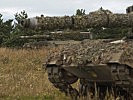 Kampfpanzer unterstützen den Angriff der Task Force. (Bild öffnet sich in einem neuen Fenster)
