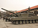Ein Kampfpanzer "Leopard" 2A4 in der Khevenhüller-Kaserne. (Bild öffnet sich in einem neuen Fenster)