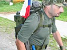 Tschechischer Soldat beim Abstieg. (Bild öffnet sich in einem neuen Fenster)