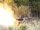 Ein Panzerabwehrtrupp feuert eine Lenkwaffe ab. (Bild öffnet sich in einem neuen Fenster)