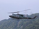 Ein AB-212-Helikopter landet mit Soldaten des ABC-Abwehrzuges. (Bild öffnet sich in einem neuen Fenster)