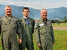 V.l.: Airchief Gruber, Eurofighterpilot Jäger und Testpilot Krähenbühl. (Bild öffnet sich in einem neuen Fenster)