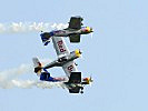 Kunstflug vom Feinsten: Das Flying Bulls Aerobatics Team. (Bild öffnet sich in einem neuen Fenster)