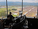 Ein Blick vom Tower auf das Flugshow-Gelände. (Bild öffnet sich in einem neuen Fenster)