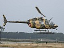 Ein Hubschrauber vom Typ OH-58 "Kiowa" startet eine Übungsmission. (Bild öffnet sich in einem neuen Fenster)