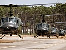 Deutsche UH-1D-Hubschrauber starten zu einer Mission. (Bild öffnet sich in einem neuen Fenster)