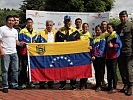 Das Team aus Venezuela mit seinem Botschafter. (Bild öffnet sich in einem neuen Fenster)