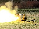 Soldaten feuern eine Panzer-Abwehr-Lenkwaffe ab. (Bild öffnet sich in einem neuen Fenster)