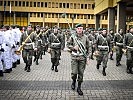 Einmarsch der Militärmusik Tirol zum militärischen Festakt. (Bild öffnet sich in einem neuen Fenster)