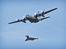 Demonstrierten einen Abfangeinsatz: C-130 "Hercules" und Eurofighter. (Bild öffnet sich in einem neuen Fenster)