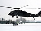 Leistungsschau: Ein "Black Hawk" des Bundesheeres bringt Verstärkung. (Bild öffnet sich in einem neuen Fenster)