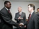 Mit Teneaye Massalbaye, Präsident der Tschad. Liga für Menschenrechte. (Bild öffnet sich in einem neuen Fenster)