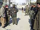 Zuteilung der afghanischen Exekutivkräfte zu den gemischten Patrouillen. (Bild öffnet sich in einem neuen Fenster)
