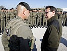 Minister Norbert Darabos besuchte im September die Truppe. (Bild öffnet sich in einem neuen Fenster)