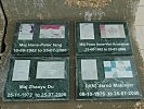 Gedenktafeln erinnern an die verstorbenen Offiziere, darunter Major Lang. (Bild öffnet sich in einem neuen Fenster)