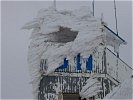 Wachposten-Turm in Eis und Schnee. (Bild öffnet sich in einem neuen Fenster)