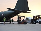 ...der C-130 "Hercules". (Bild öffnet sich in einem neuen Fenster)