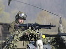 Ein MG-Sch�tze auf einem Puch-G Gel�ndewagen... (Bild &ouml;ffnet sich in einem neuen Fenster)