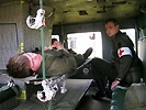 ...und Verwundetentransport in einer AB-212. (Bild öffnet sich in einem neuen Fenster)