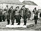 1954: Kommdanten beim Vorbeimarsch von Einheiten aus Oberösterreich. (Bild öffnet sich in einem neuen Fenster)