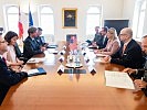 US-Botschafter Trevor Traina besucht Ministerin Klaudia Tanner. (Bild öffnet sich in einem neuen Fenster)