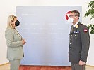 Vertidigungsministerin Tanner mit Generalleutnant Csitkovits. (Bild öffnet sich in einem neuen Fenster)