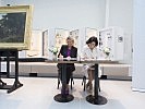 Ministerin Tanner übergibt ein Bild an das Jüdische Museum Wien. (Bild öffnet sich in einem neuen Fenster)