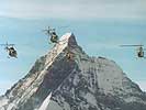 Vier AB 206 fliegen auf das Matterhorn zu.
Robert Holzinger. (Bild öffnet sich in einem neuen Fenster)