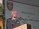 Generalmajor Norbert Sinn begrüßte die Teilnehmer. (Bild öffnet sich in einem neuen Fenster)